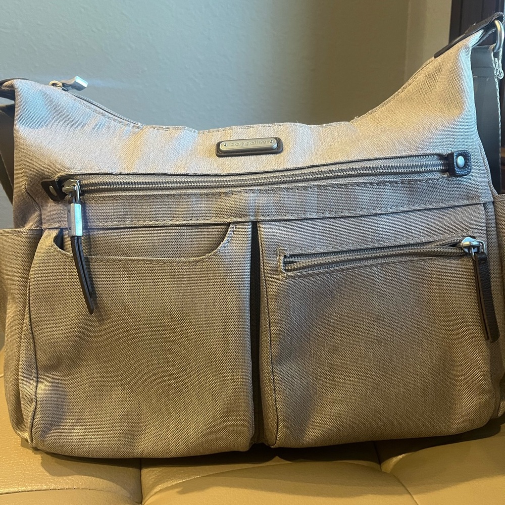 Like New Baggalini Stylish Gray Crossbody Bag